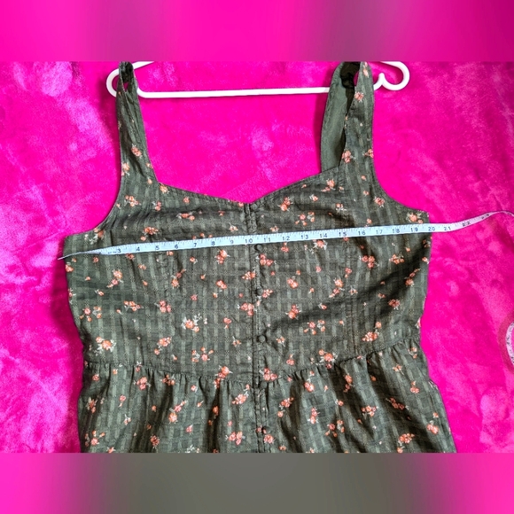 American Eagle Short floral romper forest green color size XL - Picture 2 of 8